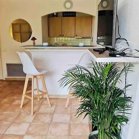 Chic Studio Climatise Avec Parking 5mn Plage Apartment
